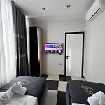 Sueno & Tirana