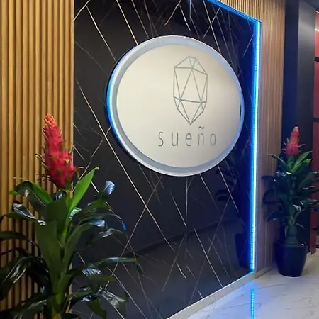 Sueno & Tirana