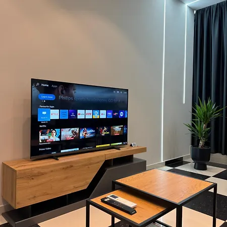 Sueno & טיראנה